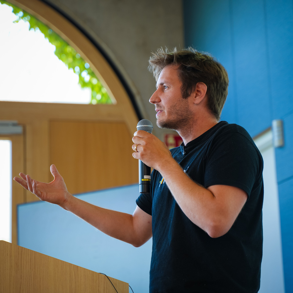 Thumb square ticker lg ai incubator  6   9