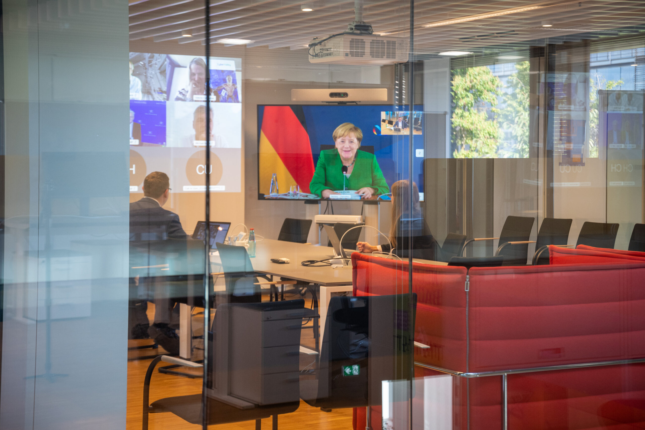Chancellor Angela Merkel and Minister-President Winfried Kretschmann visit Cyber Valley